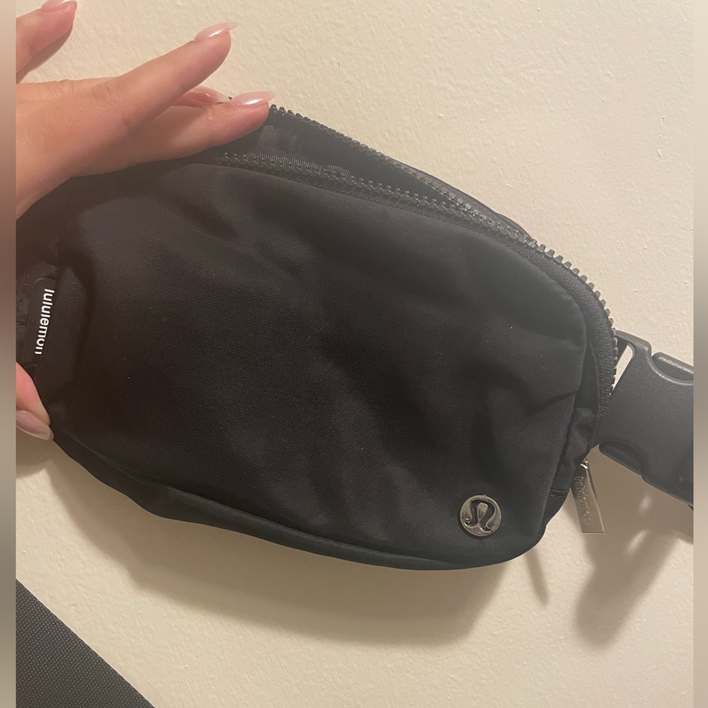 Lululemon Everywhere Belt Bag